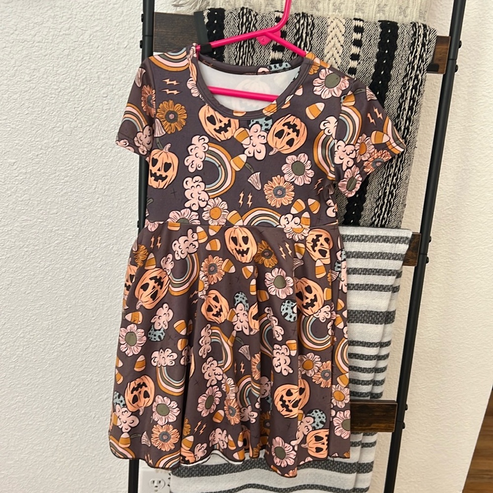 2 dresses, Hunnybee kids, size 4/5.